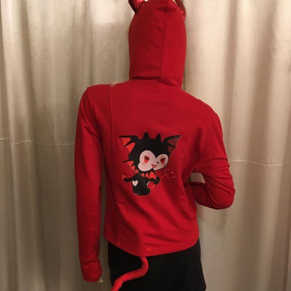 ADORABLE red y2k hoodie with meatllic horns removable tail and kuromi details! - Picture 8 of 16